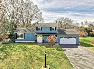 1075 Larkston Dr, Webster, NY 14580