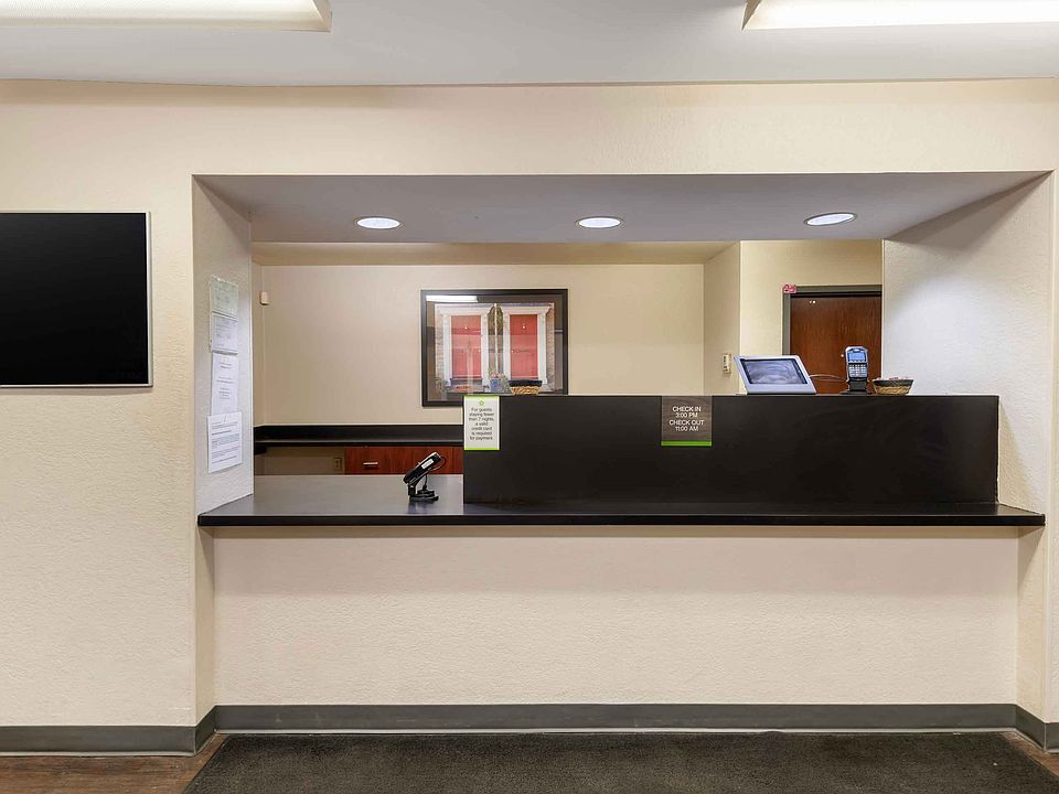 Lobby and Guest Check-in
