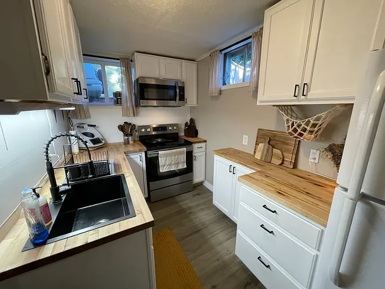 823 Hazel St — Photo 7