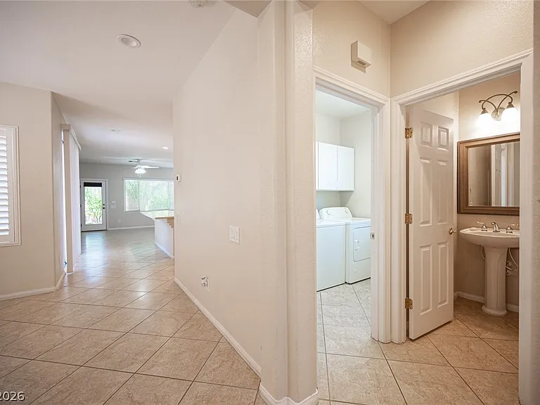 10474 Howling Coyote Ave — Photo 12