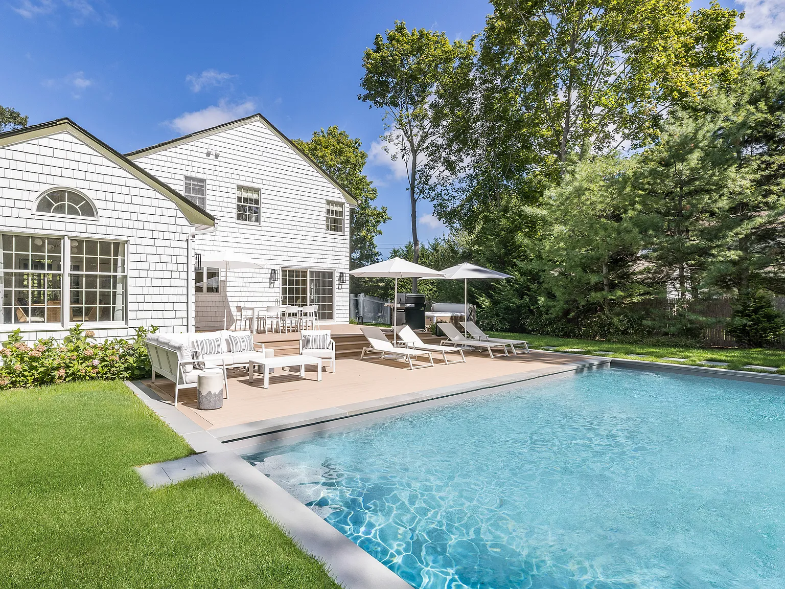 Completely brand new stunning 4 bed boutique Sag Harbor rental — Photo 2