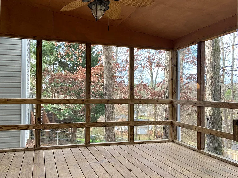 817 Tree Trunk Rd — Photo 9