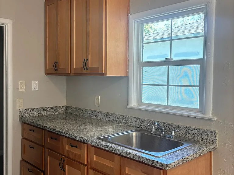 1817 Stowe Ave — Photo 1
