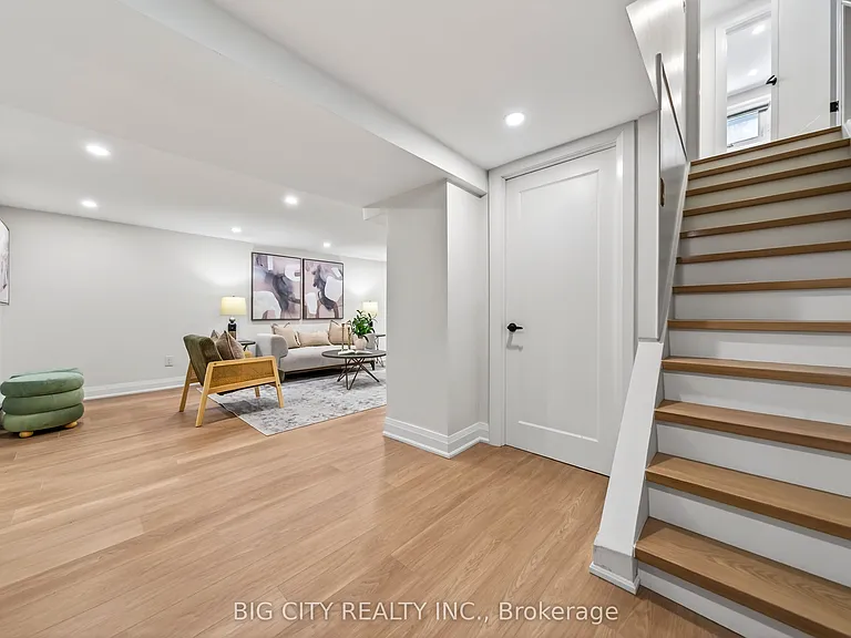 26 Carondale Cres — Photo 34