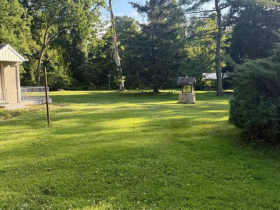 4th image of 2800 River Rd
