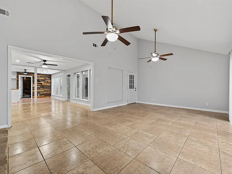 6102 Crakston St — Photo 18