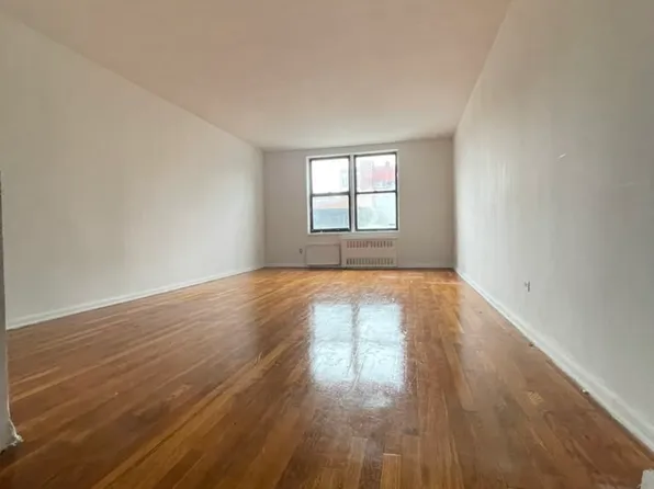 (undisclosed Address), Little Neck, NY 11363