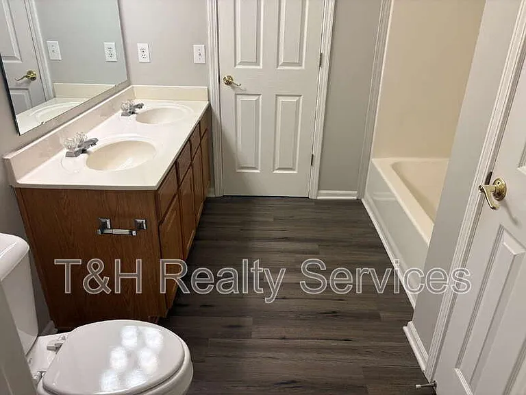 6609 Smithfield Dr — Photo 26