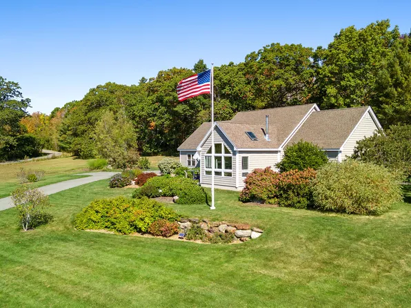 55 Hawthorne Drive, Rockport, ME 04856