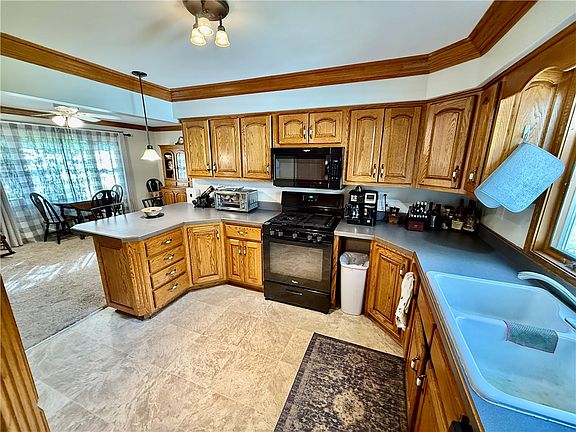 3rd image of 868 N Haynes Dr