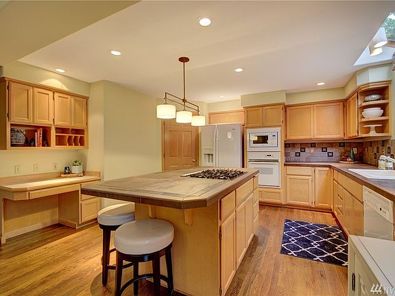 4th image of 4114 257th Ct SE