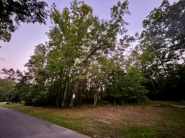 104 Misty Ln, Shady Spring, WV 25918