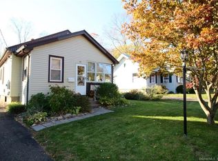 40 Kensington St, Manchester, CT 06040