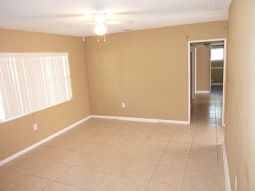 4th image of 5872 Bolling Dr