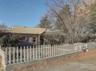 921 SE Combs Flat Rd, Prineville, OR 97754