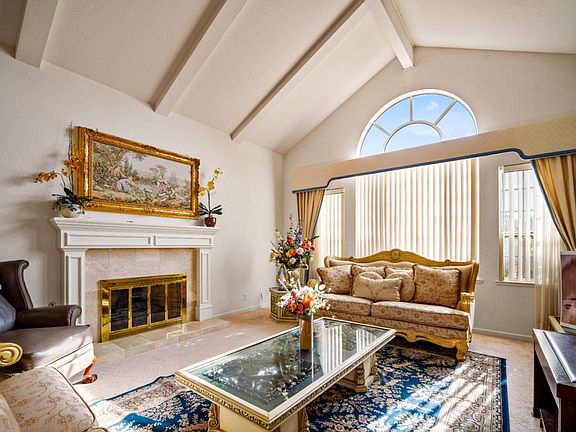 5th image of 18430 Meadow Ridge Rd