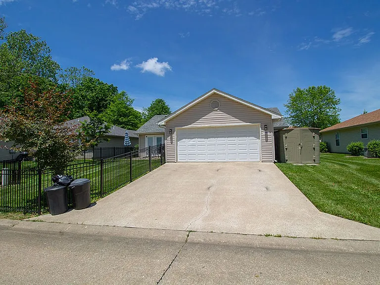1920 Harmony St — Photo 34