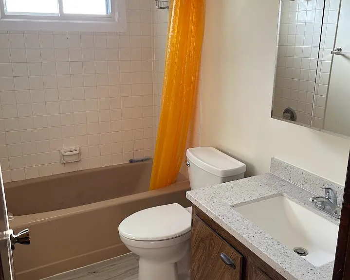 512 Breezy Point Dr #12 — Photo 3