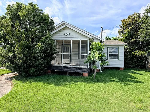 907 Mill St Photo 1
