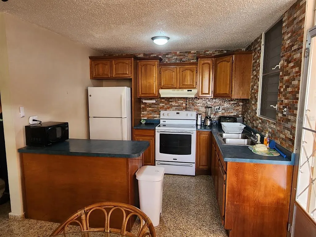 3 bed, 2.0 bath, $1,700 — Photo 4