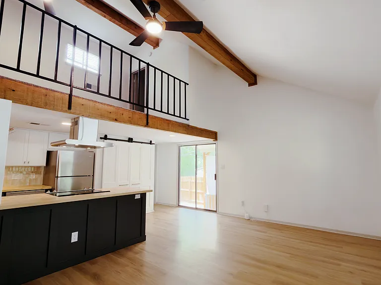 7004 Oak Meadow Cir #B — Photo 23