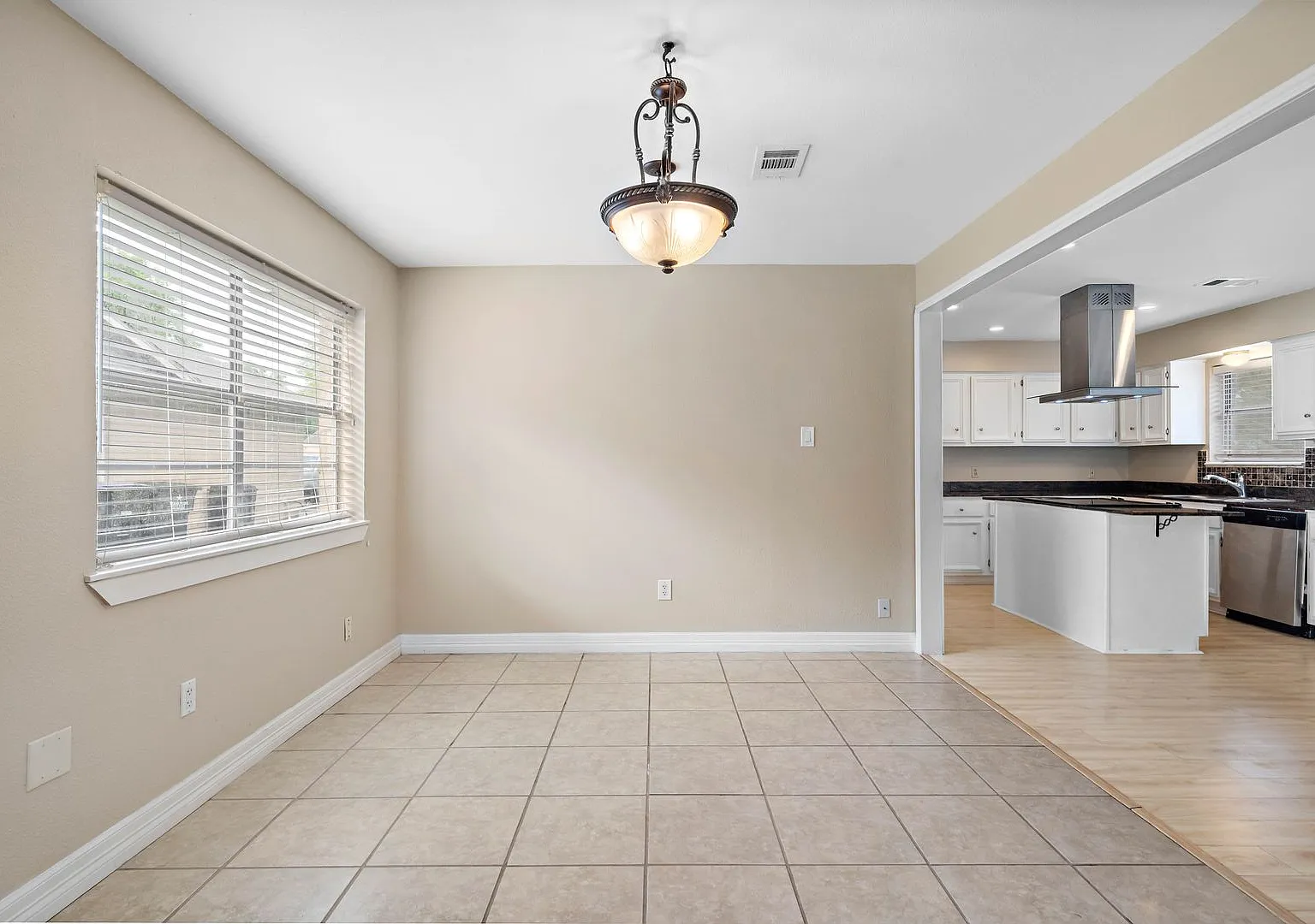 Lovely 3 bedroom 2 bath w/ potential 4 bedroom or game room. Full Privacy fence backyard with lar... — Photo 4