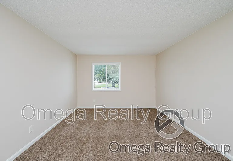 Camelot Apartments — Photo 31