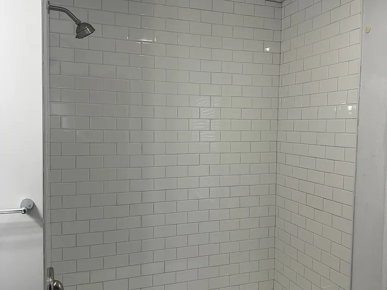 31 Ellsmere Ave — Photo 2