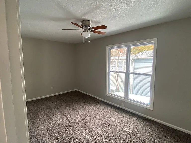 1101 S Main St #B — Photo 6