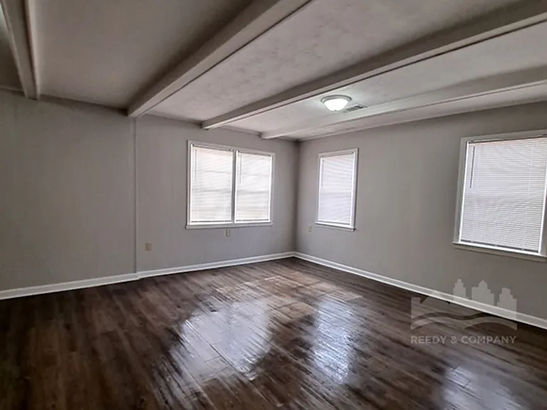 3743 Lakehurst Dr — Photo 7