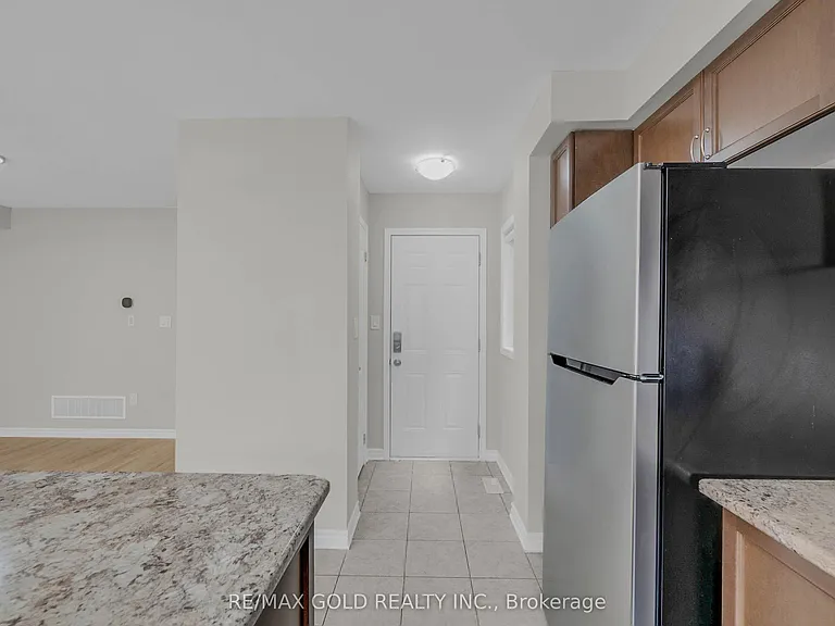 94 Benhurst Cres — Photo 18