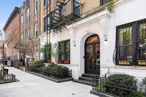 Sold by Compass | media 7