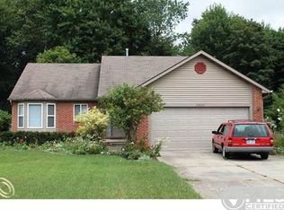 19854 Merriman Rd, Livonia, MI 48152