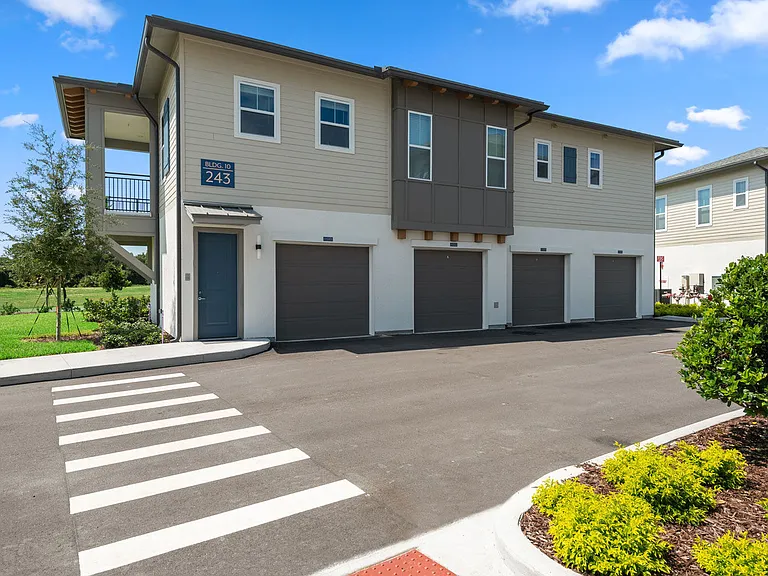 IMT Lake Mary — Photo 42