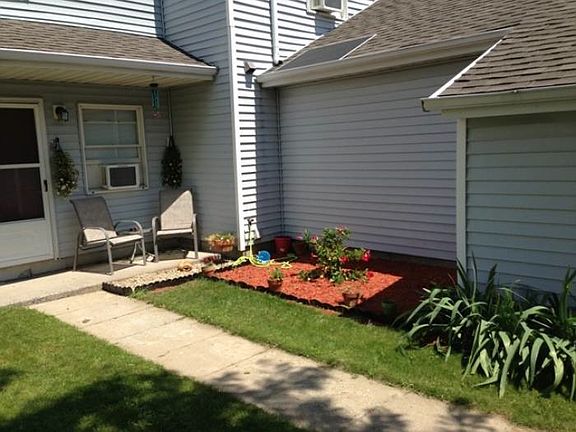 3rd image of 25479 James St