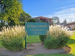 253 Hicksville Rd APT 2K, Bethpage, NY 11714