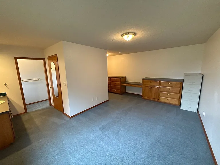 460 SE Conifer Pl — Photo 33