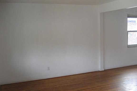 4th image of 8476 Fullerton Ave