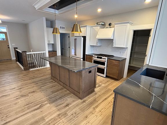 5th image of 8025 Erie Dr