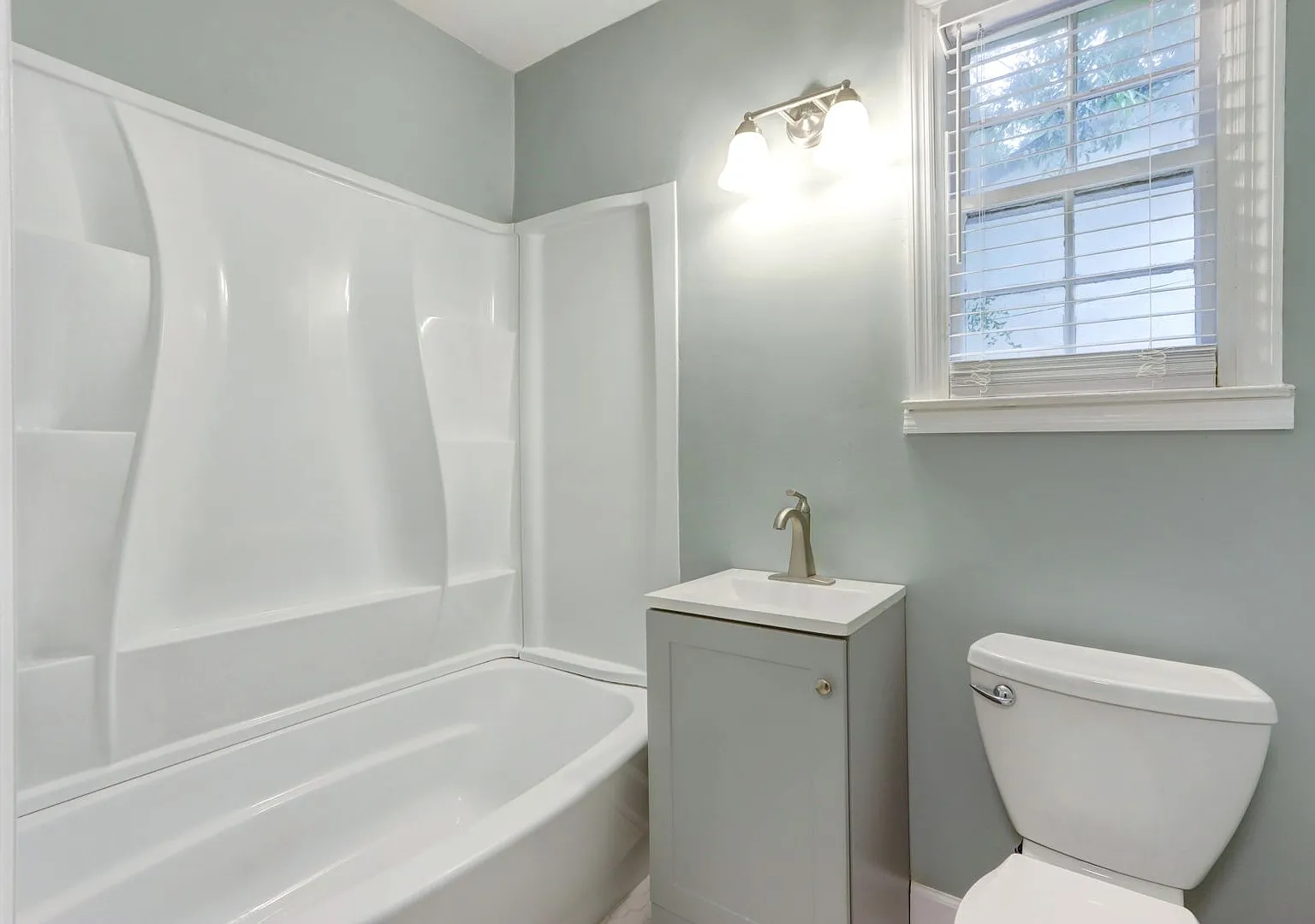1205 E 54th St Duplex — Photo 2