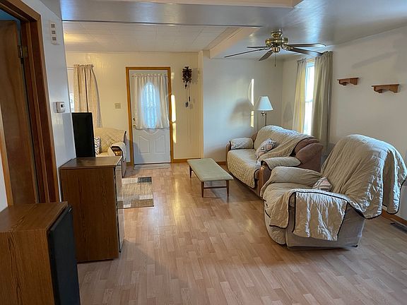 5th image of 437 Bucklin St