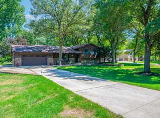 2832 Shadow Dr SE, Rochester, MN 55904