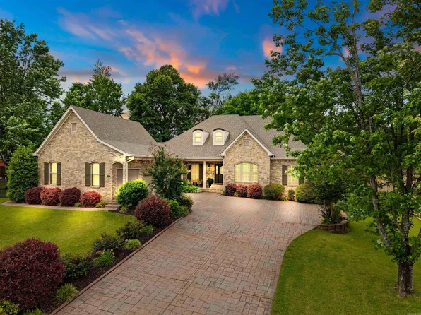5721 Riviera Dr, Benton, AR 72019