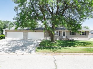 3117 Larkspur Dr, Waterloo, IA 50701