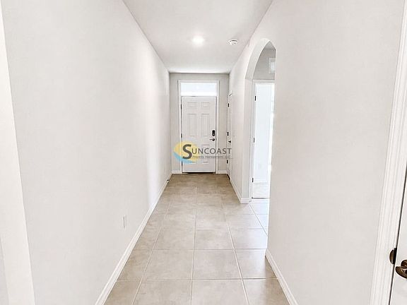 4th image of 2518 NE 6th Pl