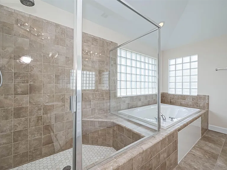 650 Westcross St #85 — Photo 23