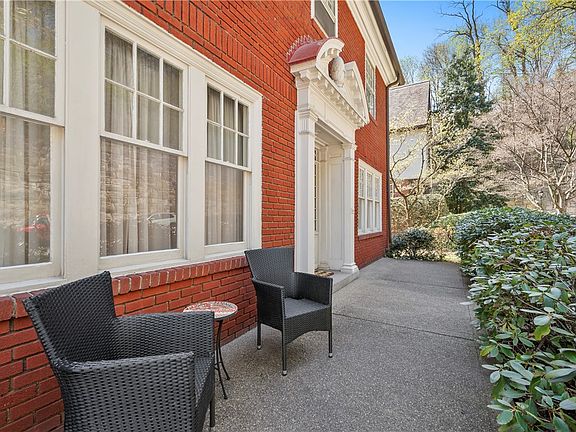 3rd image of 4208 Parkman Ave