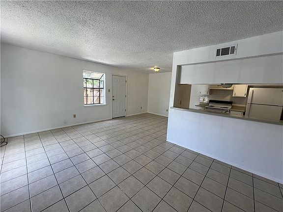 2nd image of 4501 Hunt Cir APT C