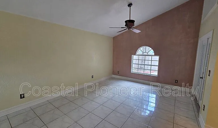 5005 Dollarway Ct — Photo 6