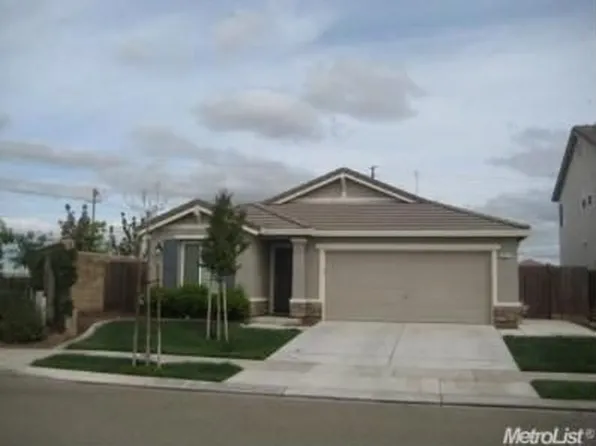 2201 Heartland Dr, Riverbank, CA 95367
